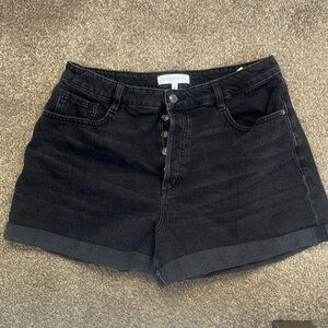 Dynamite high rise rolled hem black jean mom shorts 31